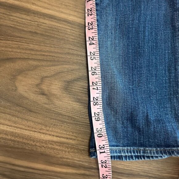 Lucky Brand Sweet n Straight Jeans Size 8  Inseam 31 Medium Wash - Picture 8 of 12